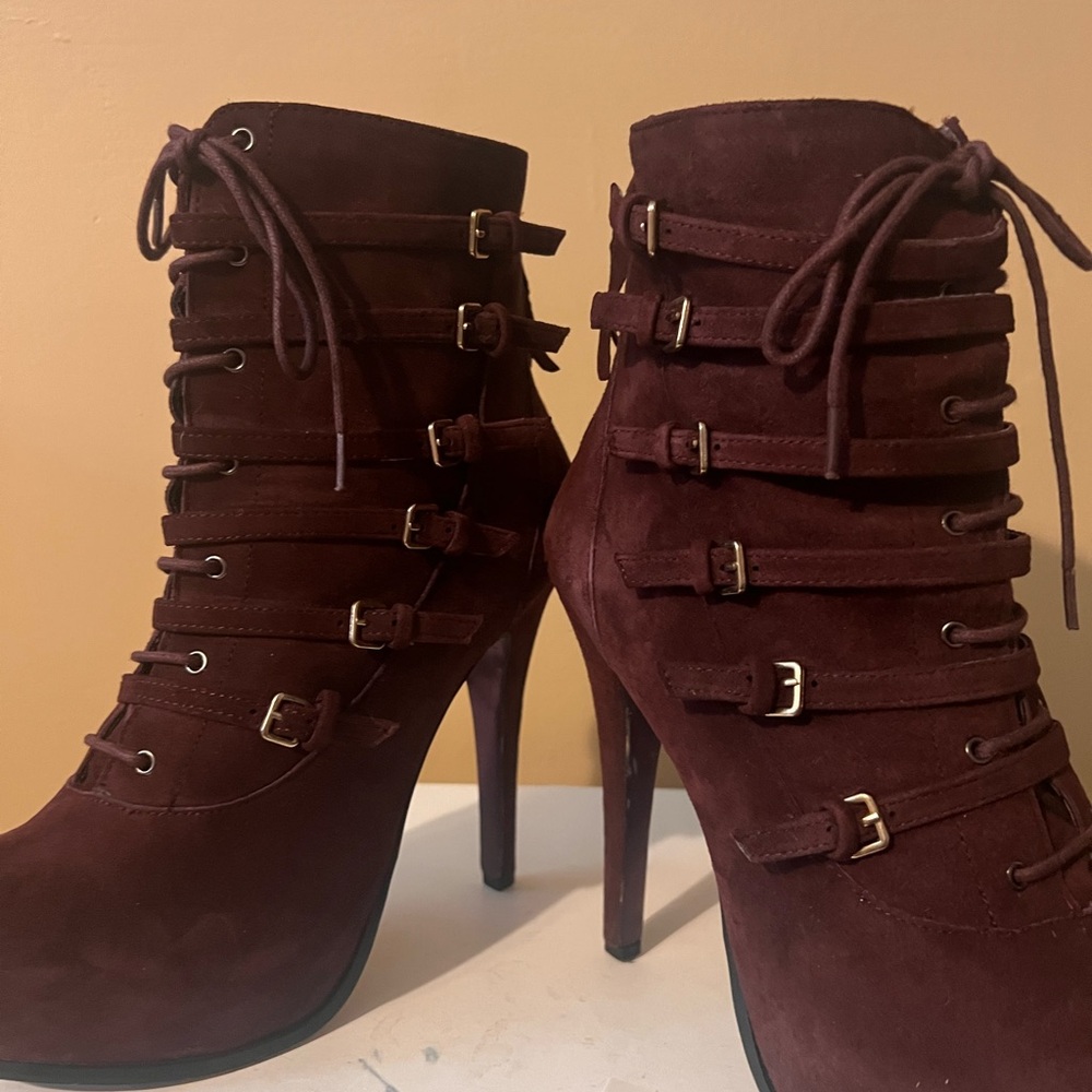 MOJO MOXY Burgundy Suede Lace Up Heeled Boot 9
